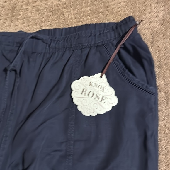 Knox Rose Navy Linen Joggers!💙 - Picture 2 of 4